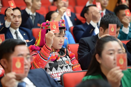 Ban Bí thư: Không được thế chấp, cầm cố thẻ đảng viên để vay tiền