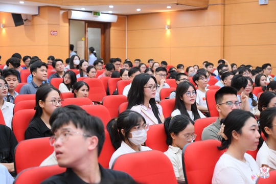 Trường Đại học Y Hà Nội “xóa sổ” C00, bổ sung hàng loạt tổ hợp mới từ năm 2026