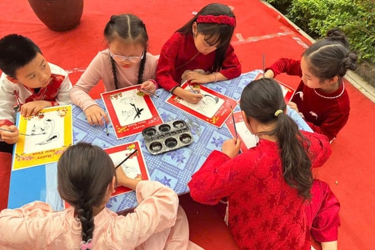 Ám ảnh cô giáo giao 40 bài tập về nhà dịp Tết