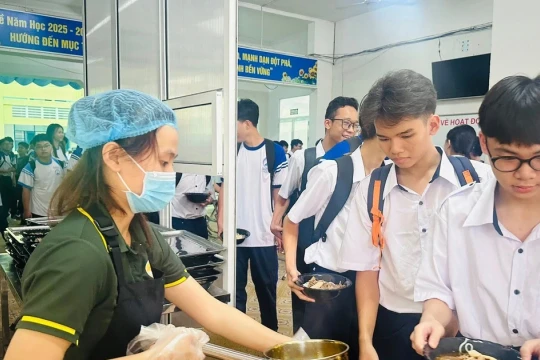 Bữa ăn học đường khoa học, an toàn