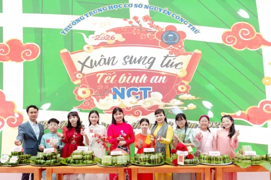 Lời chúc năm mới từ mái trường chứa đựng niềm tin đổi mới