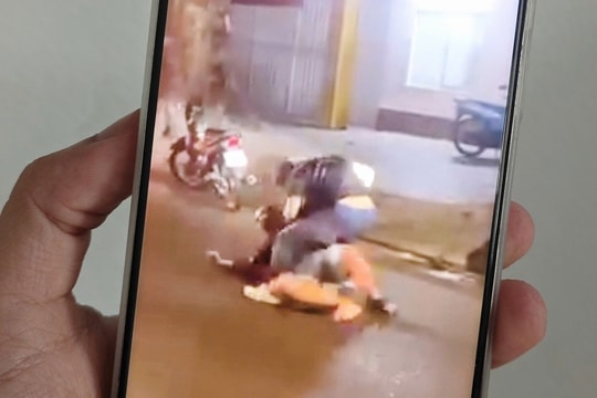 Đánh nhau gây cản trở xe cộ, 2 người đàn ông ở TPHCM bị triệu tập