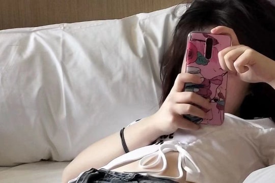 Sinh viên về quê ăn Tết, điện thoại bỗng "bất tử": Sáng 100% pin, tối vẫn 97%, chuyện gì đang xảy ra?