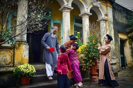 Chi tiết tuổi xông nhà cực đẹp năm Bính Ngọ 2026