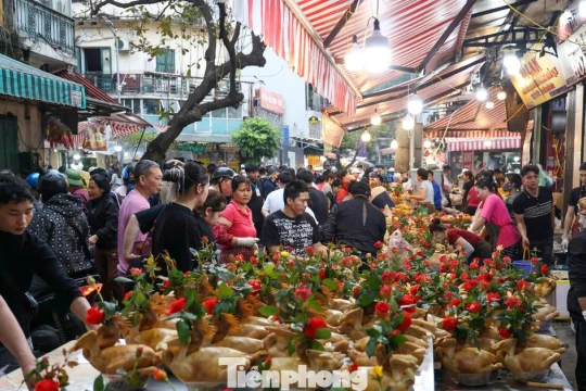 Chợ 'nhà giàu' Hàng Bè tấp nập ngày 29 tháng Chạp