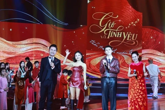 Hà Trần, Văn Mai Hương đong đầy cảm xúc trong đêm nhạc đặc biệt chào Xuân