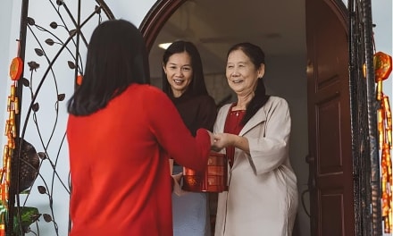 Tuổi đẹp xông đất năm Bính Ngọ 2026