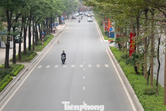 Hà Nội mùng 1 Tết: Khi 'điểm đen' ùn tắc hóa đường rộng thênh thang