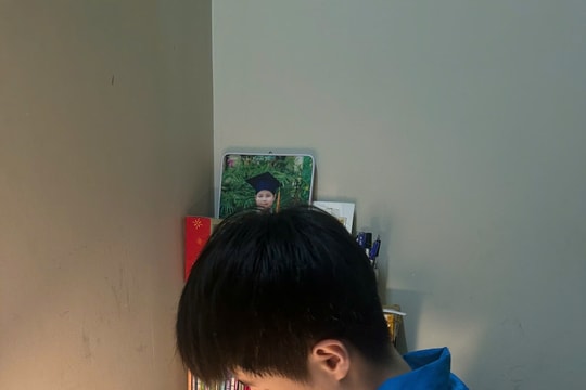 Học sinh cuối cấp ăn Tết cùng sách vở trước thay đổi tuyển sinh