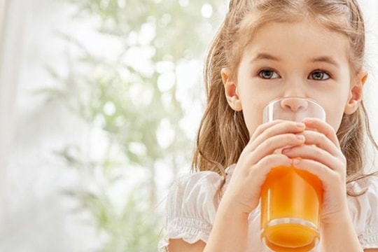 Tác hại âm thầm của nước ngọt đối với trẻ em trong kỳ nghỉ dài