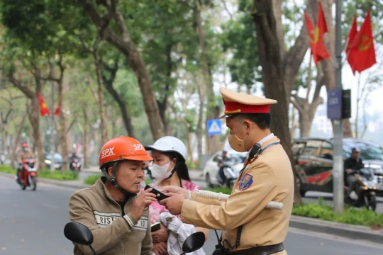Hơn 16.000 tài xế vi phạm nồng độ cồn bị xử lý trong 6 ngày nghỉ Tết