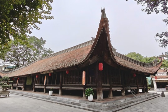 Ngôi đình cổ dáng nhà sàn 'độc nhất vô nhị' ở xứ Kinh Bắc