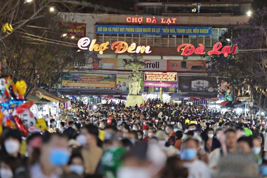 Mùng 5 Tết Bính Ngọ 2026, khách sạn tại Nha Trang, Đà Lạt vẫn kín phòng