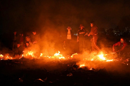 Khám phá chợ âm dương độc đáo, họp duy nhất mỗi năm 1 lần lúc nửa đêm