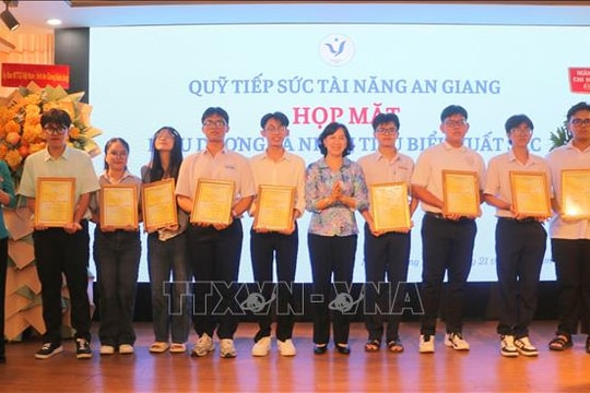 Vinh danh tài năng - Tiếp sức tương lai