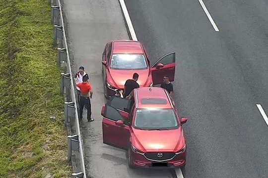 Tài xế buồn ngủ tới mức không thể tiếp tục lái xe thì có được đỗ trên cao tốc? Cục CSGT giải đáp