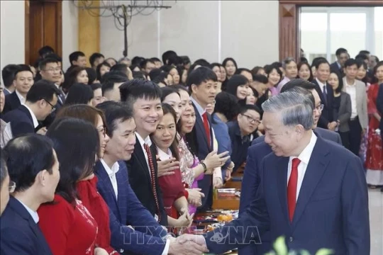 Tổng Bí thư Tô Lâm chúc Tết cán bộ, công chức Văn phòng Trung ương Đảng