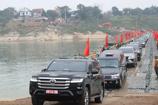 Phấn đấu khánh thành cầu sông Lô mới trước Tết năm 2027