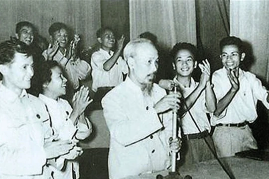 'La bàn tinh thần' từ tư tưởng đoàn kết