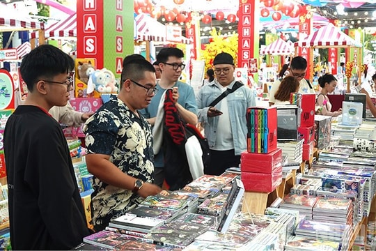 Hơn 1 triệu lượt khách tham quan Lễ hội Đường sách Tết Bính Ngọ