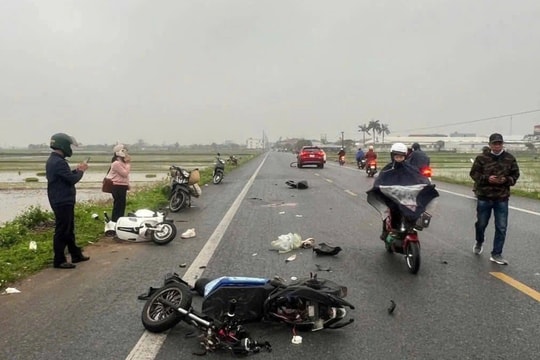 Va chạm với ô tô, 2 học sinh ở Hưng Yên tử vong