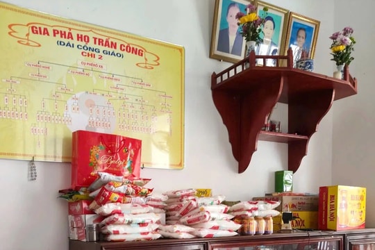 Bất ngờ với đặc sản sau Tết ở Hưng Yên: Bàn thờ chất đầy đường, mỳ chính