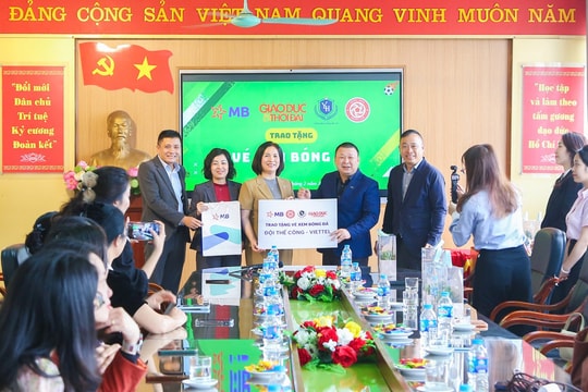 MB và Thể Công - Viettel mang bóng đá đỉnh cao đến gần học sinh
