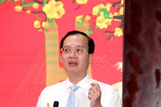 Đón hơn 9,3 triệu lượt khách, nhưng Chủ tịch Vĩnh Long muốn ‘biết bao nhiêu người quay lại’