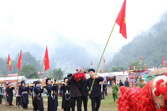 Rộn ràng Lễ hội Lồng Tồng Ba Bể