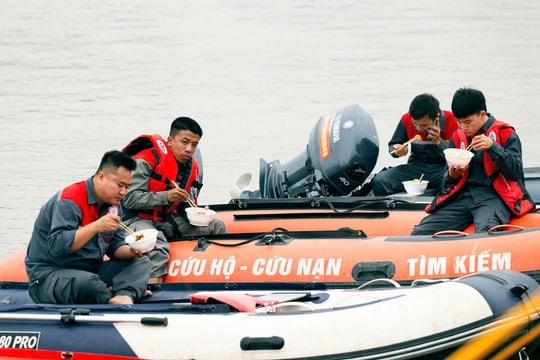 “Nhận tin nhiều người gặp nạn ở hồ Thác Bà, chúng tôi lên đường ngay"
