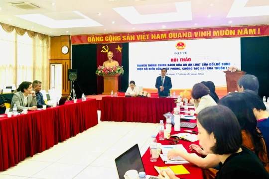 Cần cấm toàn diện sản xuất, kinh doanh, quảng cáo, tàng trữ, sử dụng thuốc lá