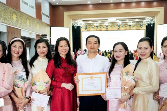 'Yêu nghề mến trẻ' - thầy giáo xứ Nghệ gắn bó với công việc giáo viên mầm non