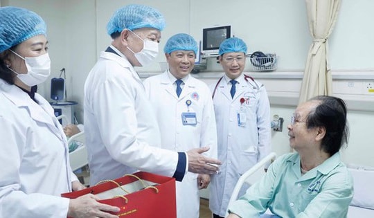 Tổng Bí thư Tô Lâm: Không để ai bị bệnh mà không được chăm sóc