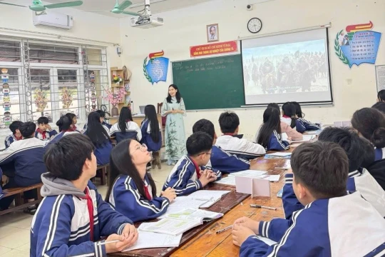 Trường học ở Phú Thọ đẩy mạnh chuyển đổi số, lan tỏa ‘Bình dân học vụ số’