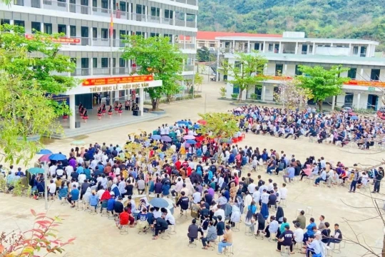 Trường vùng cao Nghệ An tăng tốc ôn tập ngay sau Tết cho học sinh cuối cấp