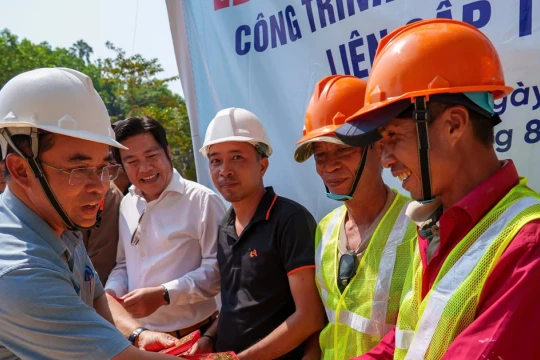 Dồn lực xây trường nơi phên giậu Tổ quốc