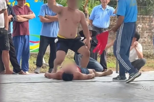 Hà Nội thông tin về nạn nhân tử vong khi đấu vật truyền thống