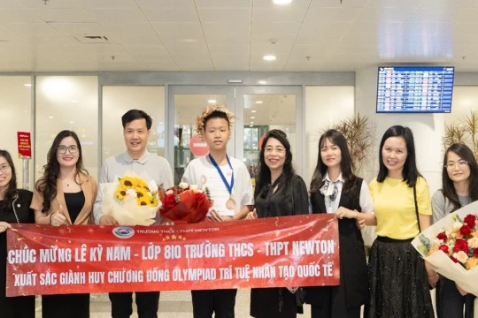 Nam sinh lớp 8 giành huy chương tại Olympic Trí tuệ nhân tạo quốc tế IAIO