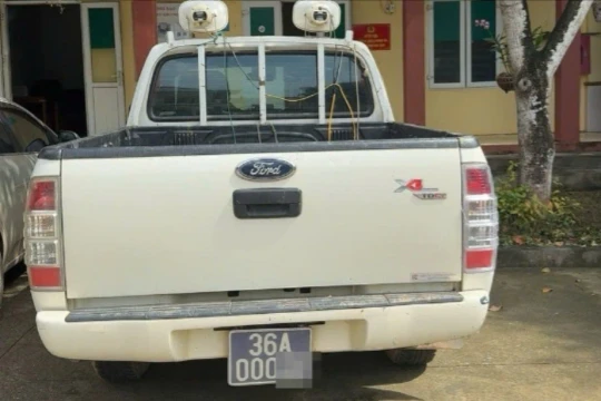 Liên tiếp vụ xe biển xanh vi phạm giao thông: Tài xế hay đơn vị sẽ phải nộp phạt?