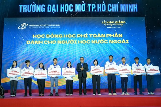 Nhiều cơ sở giáo dục đại học "tung" chính sách học bổng cho tân sinh viên, có nơi hàng trăm triệu