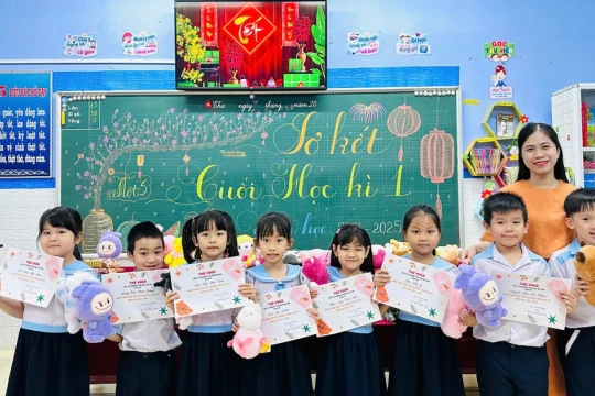 Bộ GD&ĐT hướng dẫn chi tiết thi hành Luật Thi đua khen thưởng