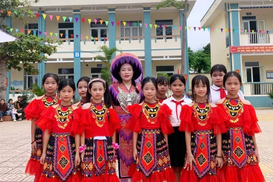 Hai nữ giáo viên người Mông ứng cử đại biểu HĐND tỉnh Thanh Hóa