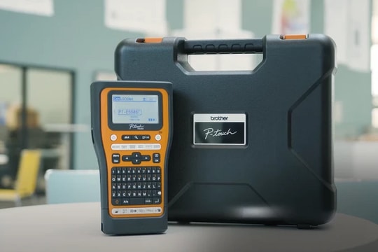 Máy In Nhãn Brother PT-E310BTVP: Giải pháp tối ưu cho kỹ thuật hiện trường