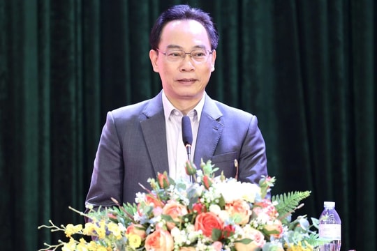 Quyền Bộ trưởng Bộ GD&ĐT hứa chấn chỉnh dạy thêm không lành mạnh