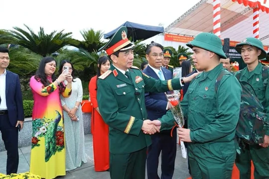 Đại tướng Phan Văn Giang dự Lễ giao nhận quân tại Cao Bằng