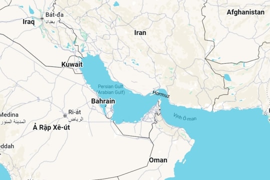 Mắc kẹt ở vùng xung đột, thuyền viên Việt Nam bám trụ trên tàu