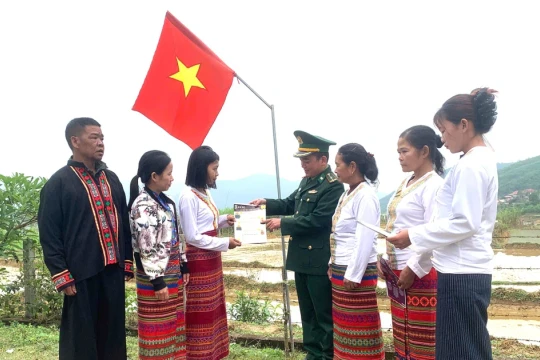 Sát dân, gần bản, vững ngày bầu cử ở nơi đại ngàn