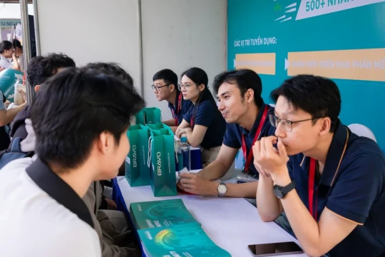 Cơn sốt ngành 'hot' và bài toán chọn nghề