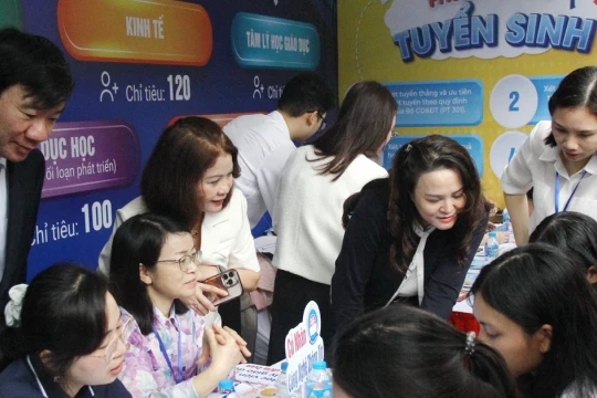 Nhiều cơ sở giáo dục đại học mở rộng tổ hợp và phương thức xét tuyển