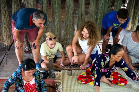 Khách quốc tế đến Việt Nam tăng mạnh, ba tháng liên tiếp vượt 2 triệu lượt